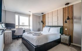 Canary Wharf Retreat With Free Secure Parking