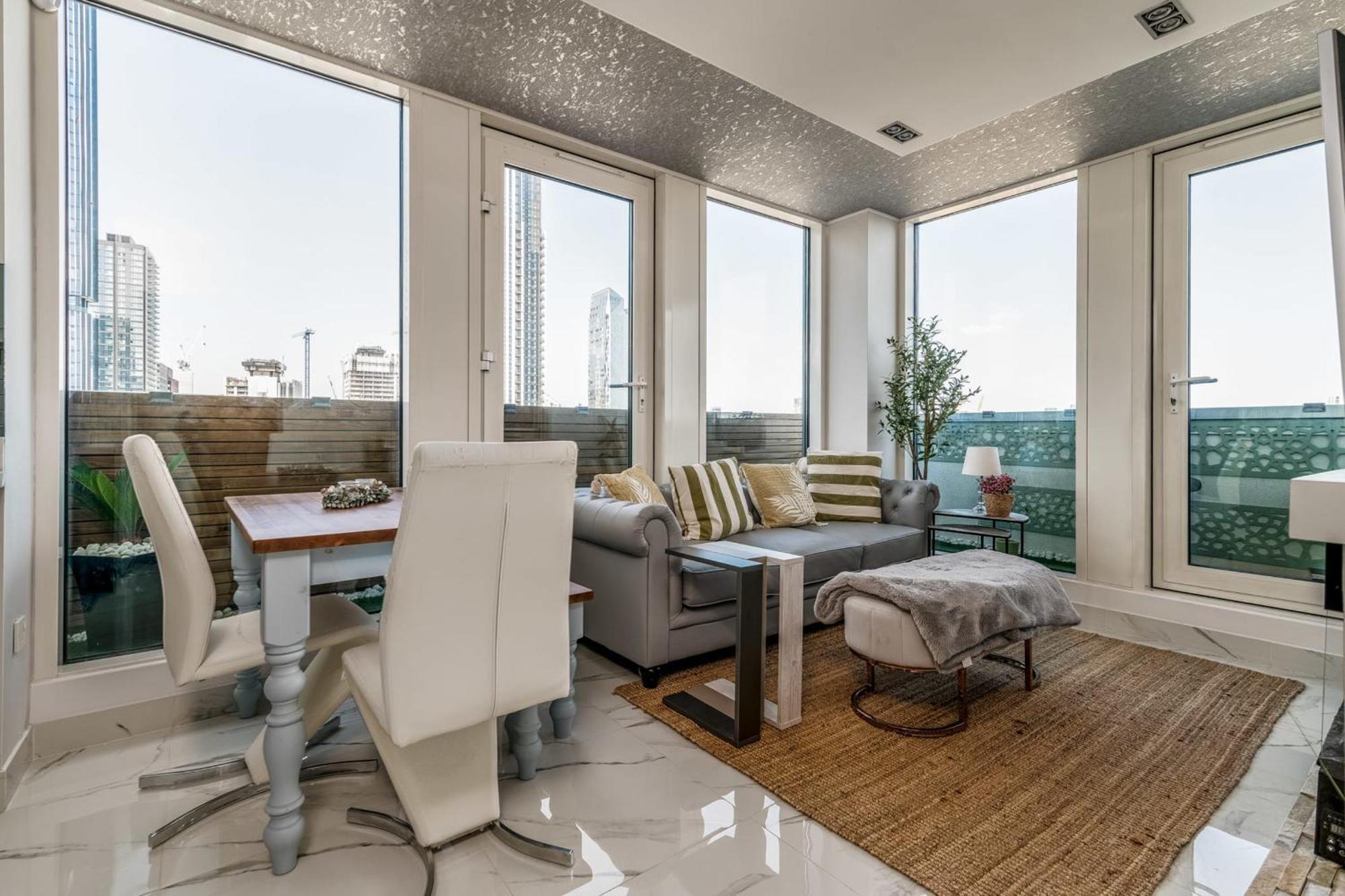 Canary Wharf Retreat With Free Secure Parking London Exterior photo