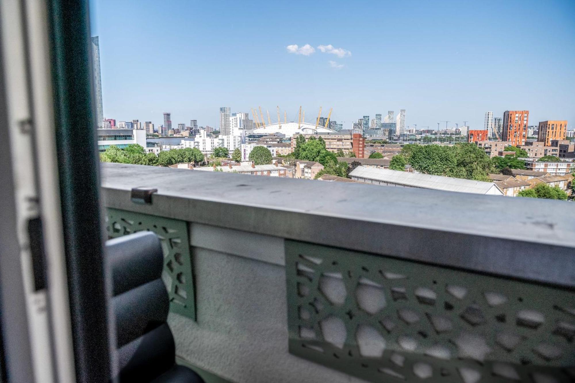 Canary Wharf Retreat With Free Secure Parking London Exterior photo