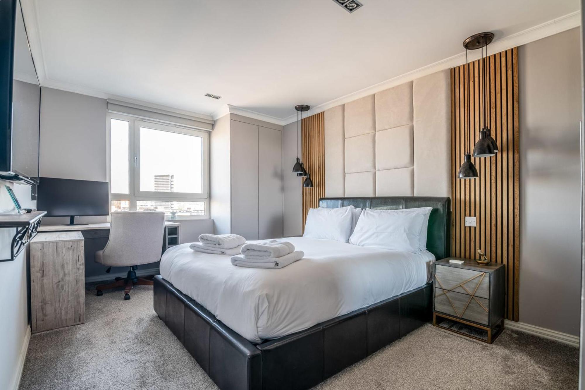 Canary Wharf Retreat With Free Secure Parking London Exterior photo
