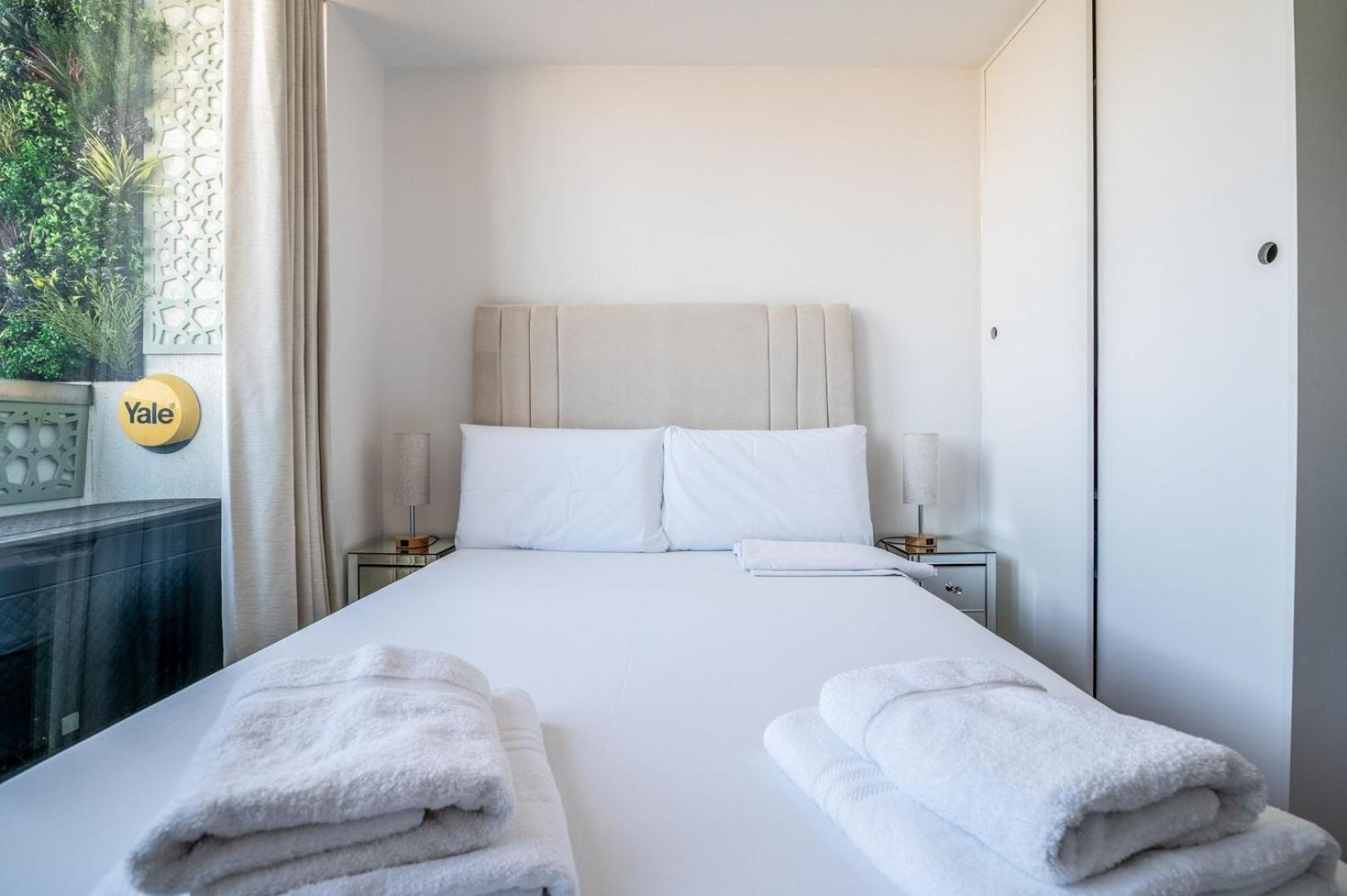 Canary Wharf Retreat With Free Secure Parking London Exterior photo
